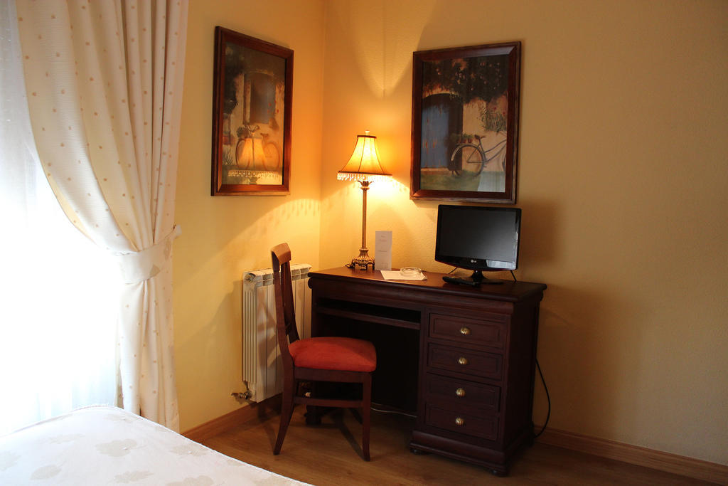 Dc Mesones 21 Hotel Lerma Szoba fotó